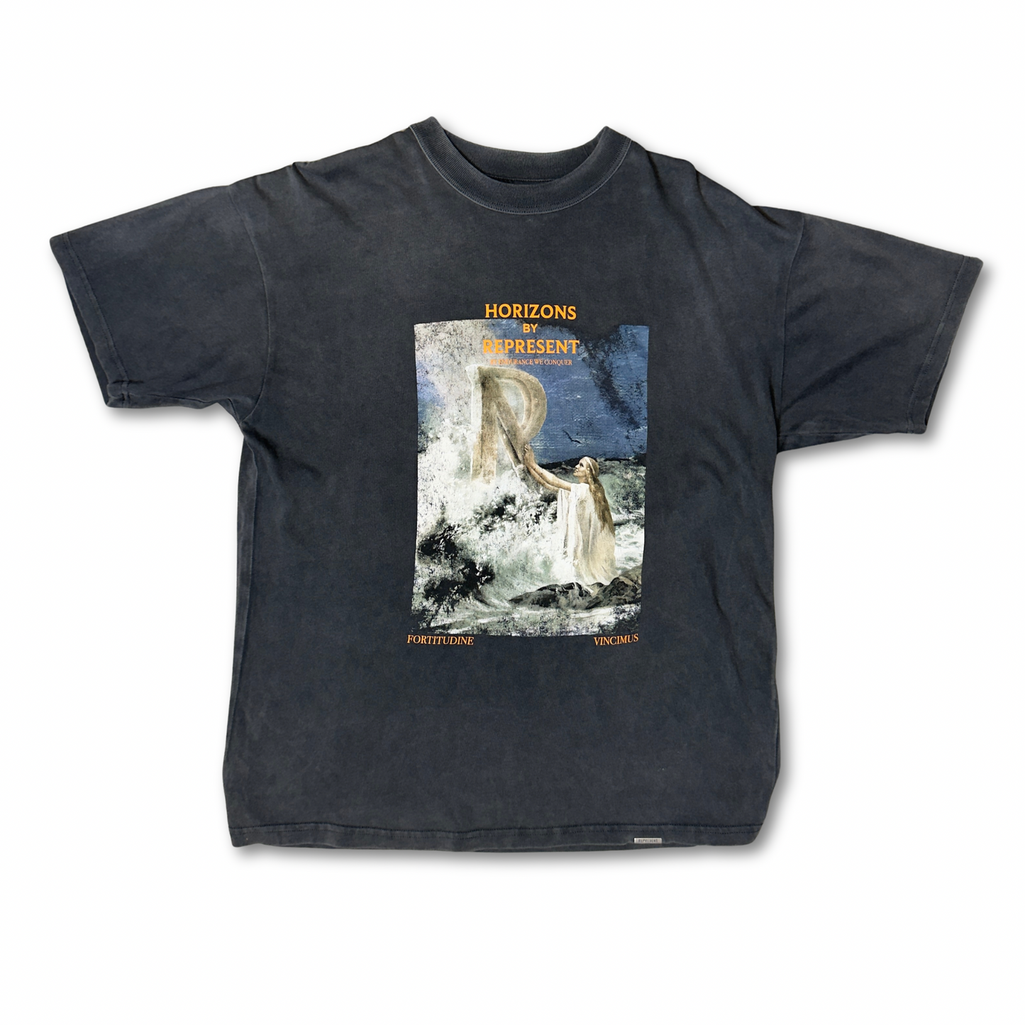 Represent Horizons Tee - M