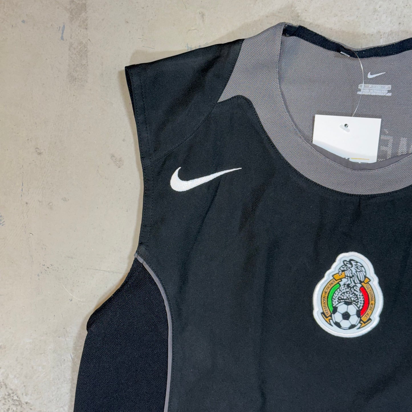Nike Total 90 2003-04 Mexico Sleeveless Goalkeeper Jersey - S