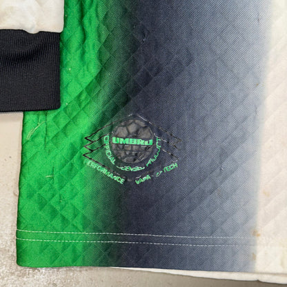 Umbro Vintage Manchester United 1996-1998 Goalkeeper Shirt - 12/13Y